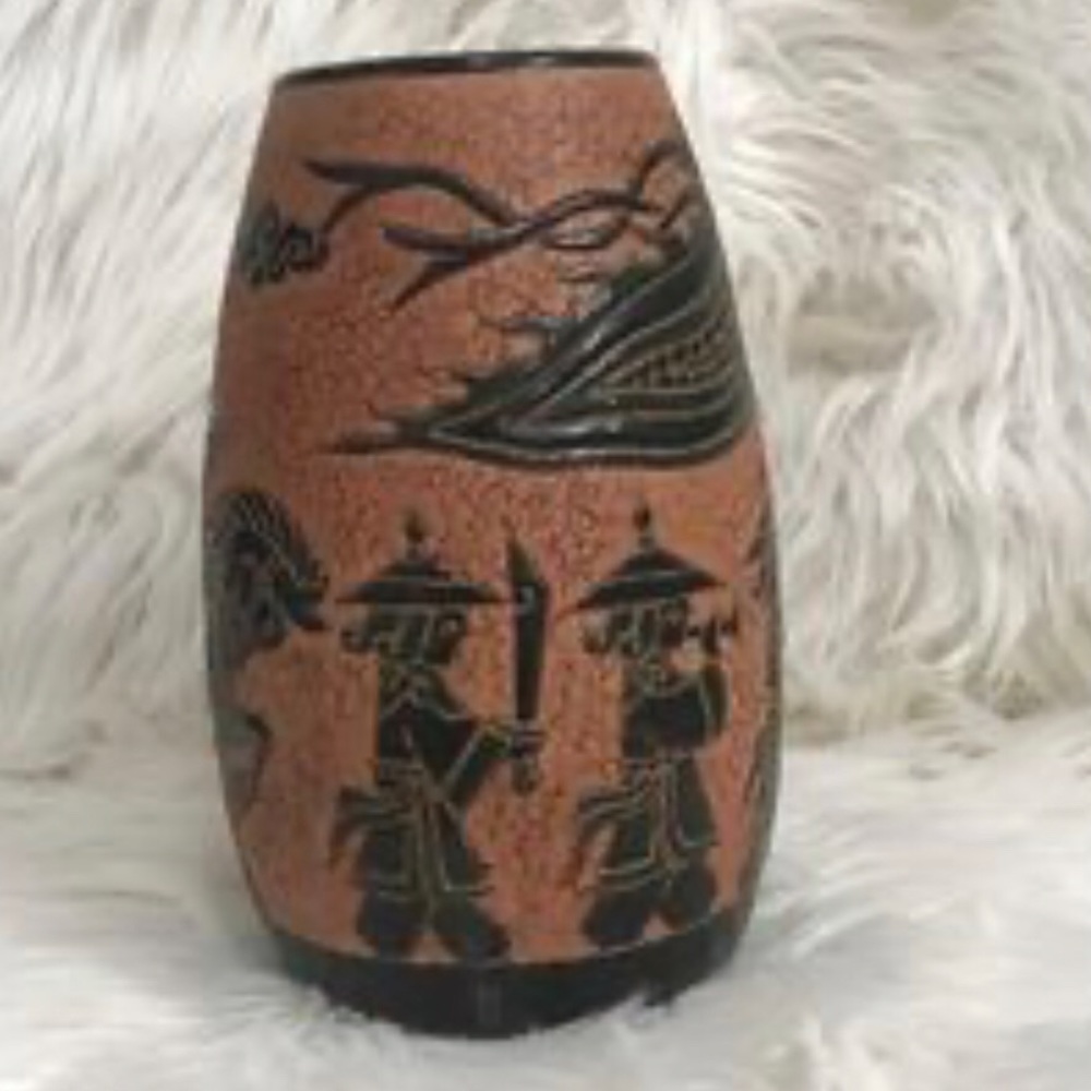Vintage Vase Asian Motif